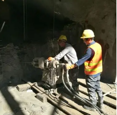 桑日水下抗分散灌浆料特点 水下不分散注浆料介绍